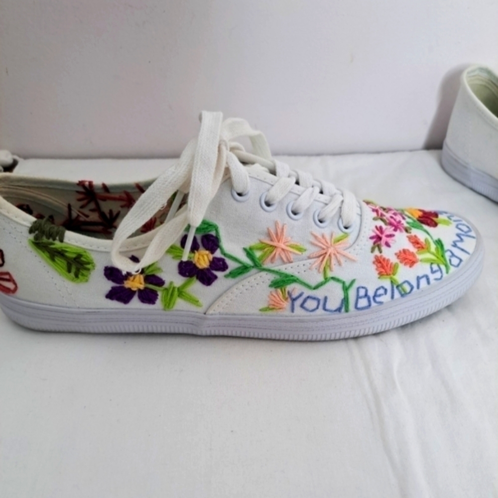 Custom hand embroidered floral canvas tennis shoe 9 - Picture 7 of 13